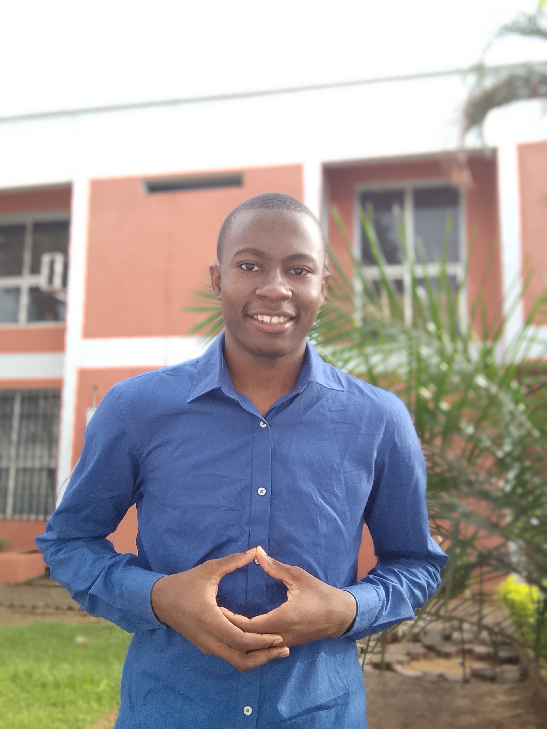 Daniel's professional headshot